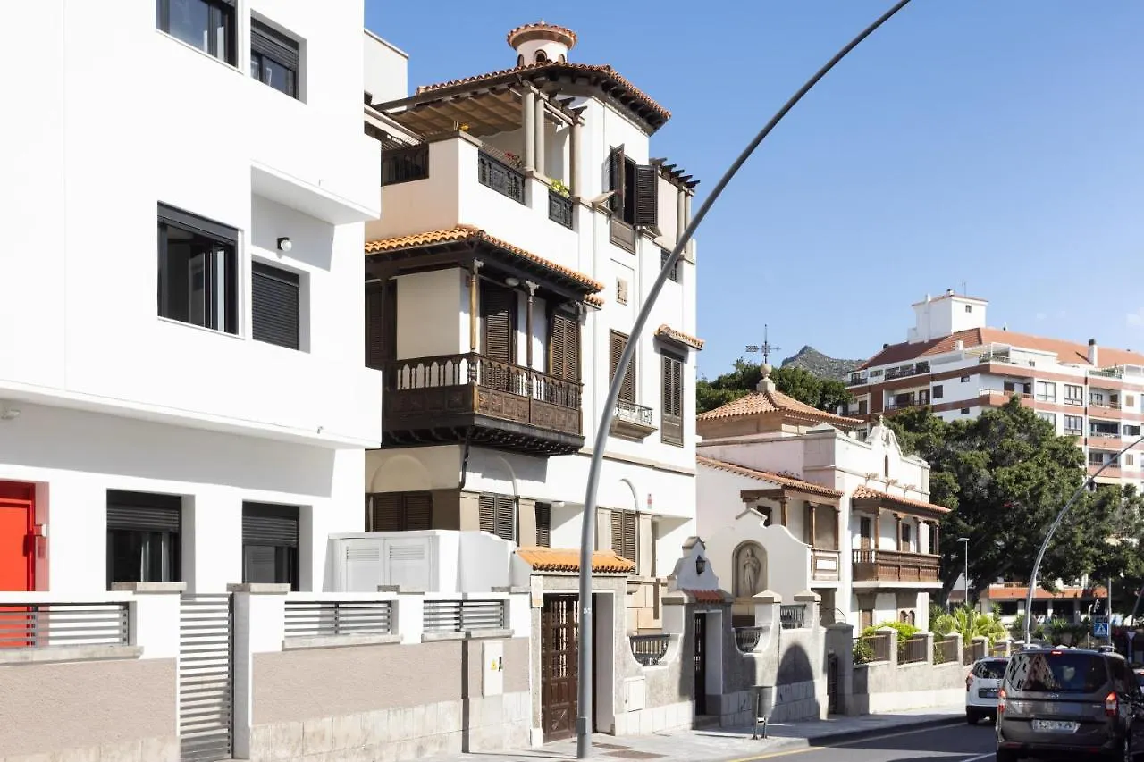 Home2Book Center Design Apartment Santa Cruz İspanya